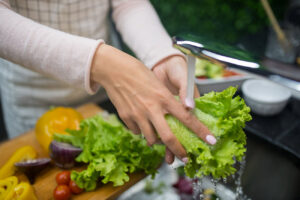 washing food to prevent illness